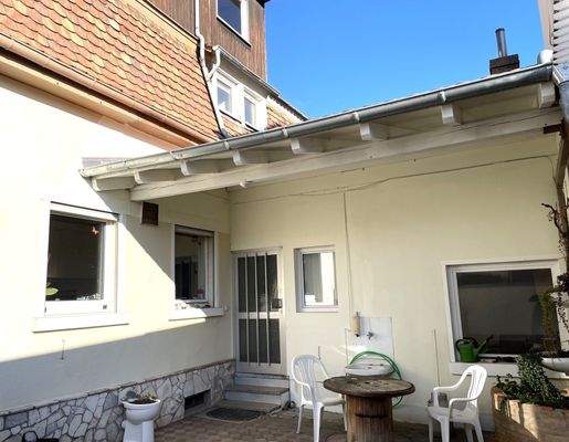 Ansicht Hof Haupthaus / Sitzgelegenheit