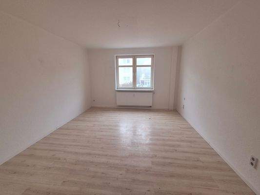 Leeres Zimmer mit Fenster