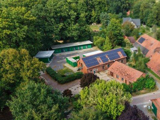 Separates Haus mit Scheune