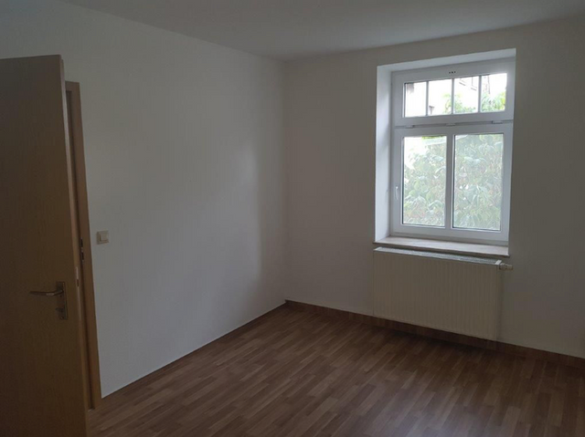2-Raum-Wohnung mit Einbauküche in Ellefeld, ca. 40 m² – ab 01.05.2026 - Foto 2