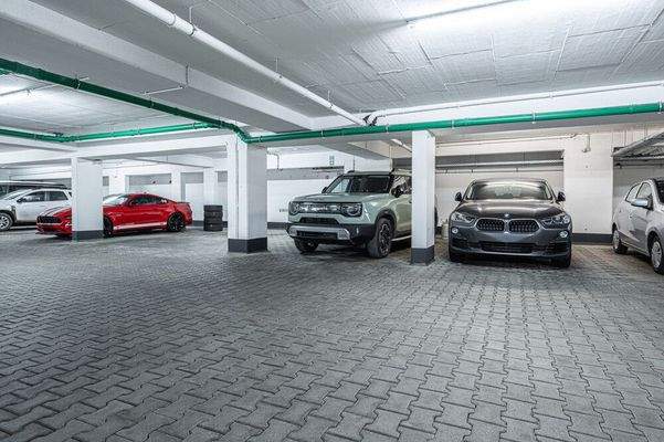 2 Tiefgaragenplätze