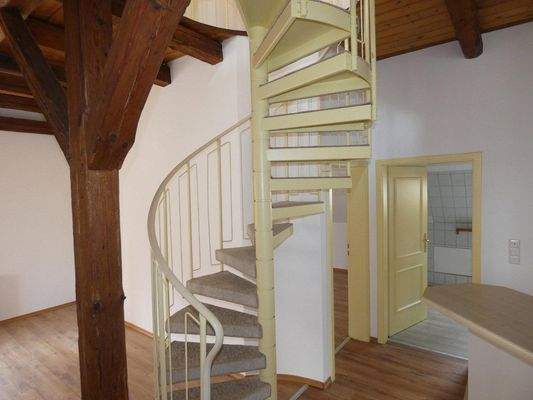 Treppe zum Obergeschoss