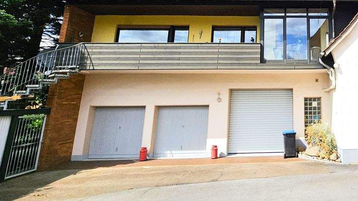 Doppelgarage und Rolltorgarage