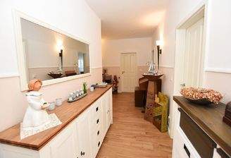 Flur mit Zugängen zu den Schlafräumen