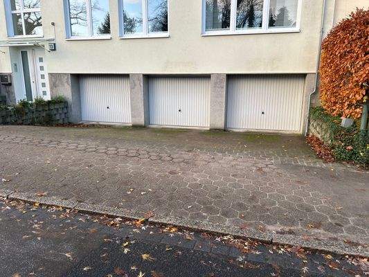 Gerage rechts wird vermietet