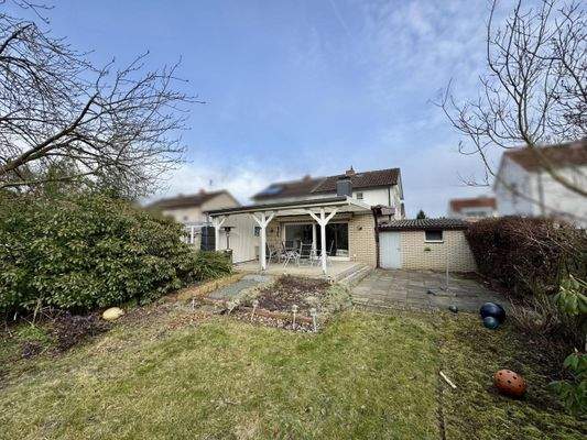 Rückansicht mit Gartenteil