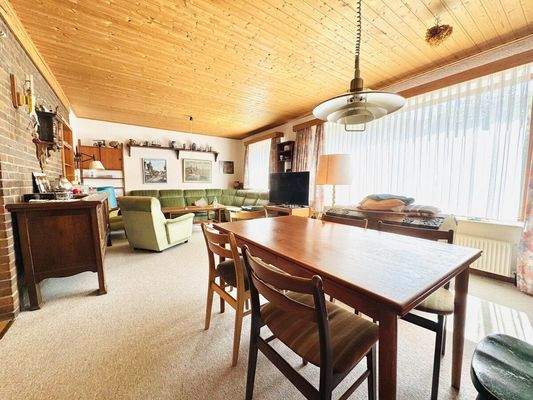 Wohn- und Essbereich