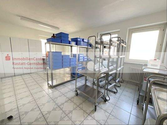 Raum 2_Lager mit Klimagerät im EG