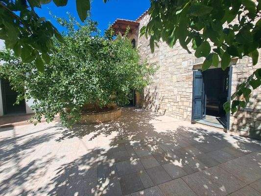 Kreta, Douliana: Renoviertes Steinhaus mit Pool und Garten zu verkaufen