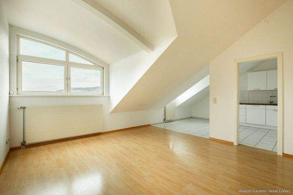 Wohn- und Esszimmer (Bild 2)