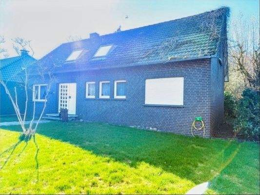 Vorderansicht des Wohnhauses