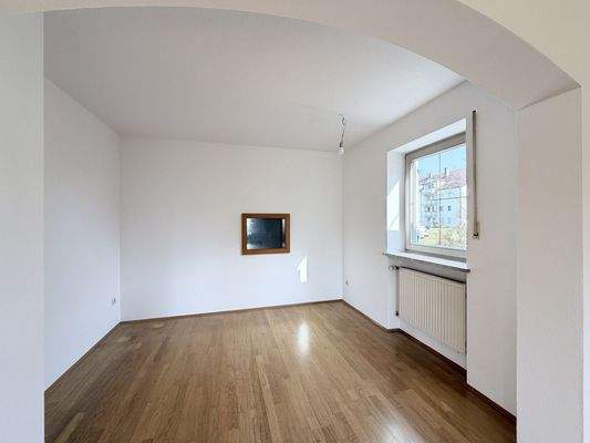 Essbereich mit Durchreiche