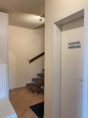 Flur EG /Treppenhaus /Gäste WC