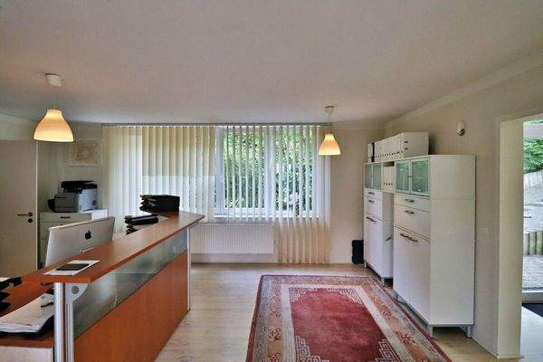 Empfang und Küche Büro