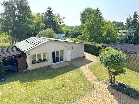 neuwertiges Nebengebäude mit Fitnessstudio