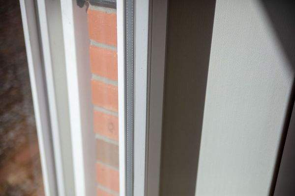 43 cm Außenwände: 17,5 cm Porenbeton, 10 cm Dämmung, 4 cm Luft, 11,5 cm Verblendstein