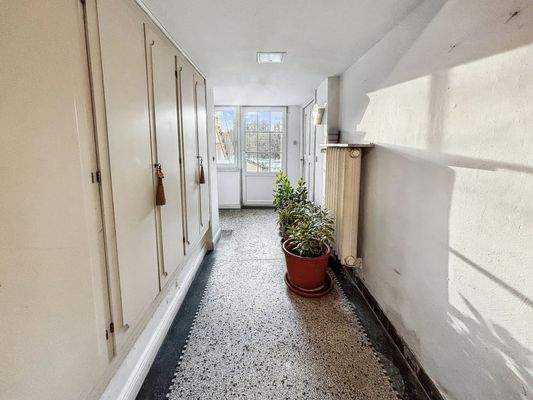 Flur mit Einbauschränke
