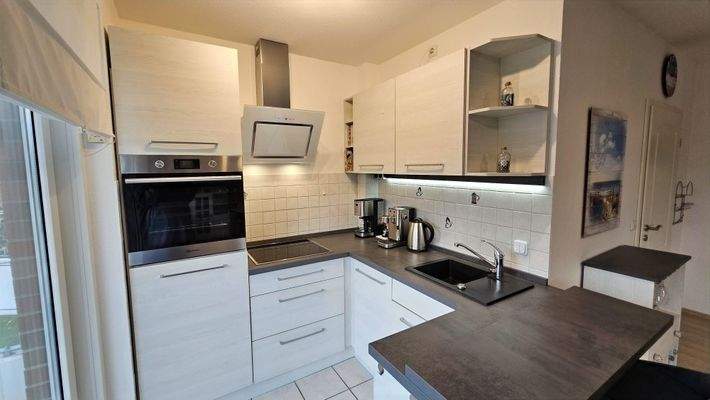 moderne Winkeleinbauküche