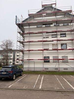 Wohnhaus mit Gerüst