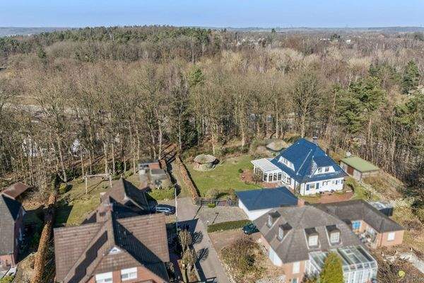 602691-A-backbonephoto-012_b