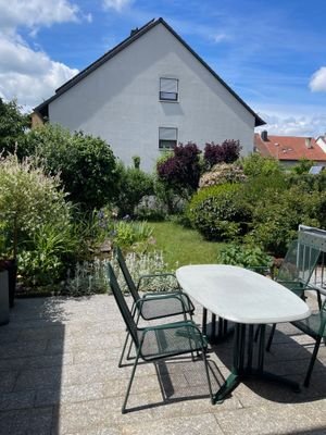Garten mit Terrasse