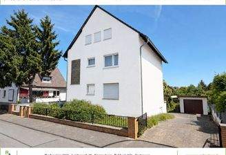 Vorderseite KI-Fassade weiß