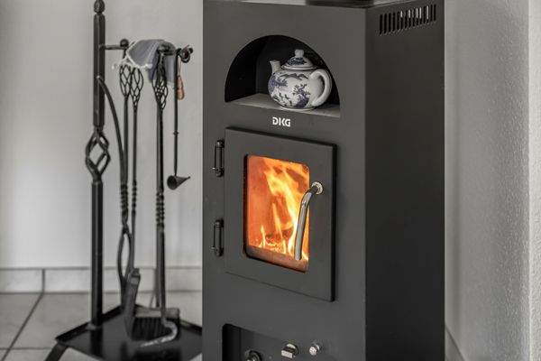 Kaminofen für behagliche Abende in der kälteren Jahreszeit 