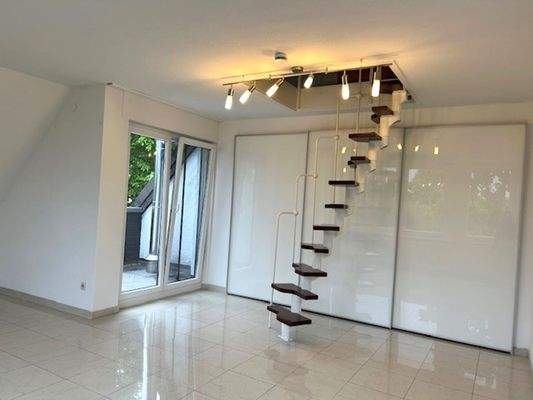 Raumspartreppe ins Studio