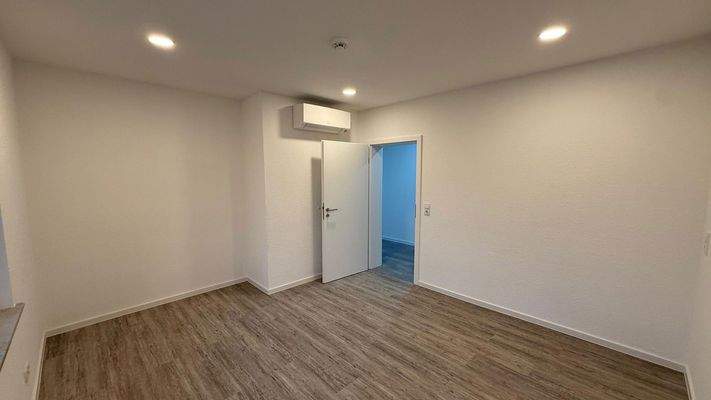 Büro / Kind / Schlafen