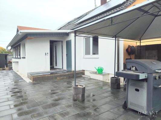 Aussenbereich Terrasse Zugang Wintergarten