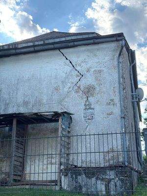 Rissbildung im Scheunenanbau