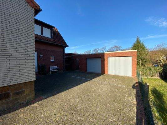 Zufahrt zu den Garagen