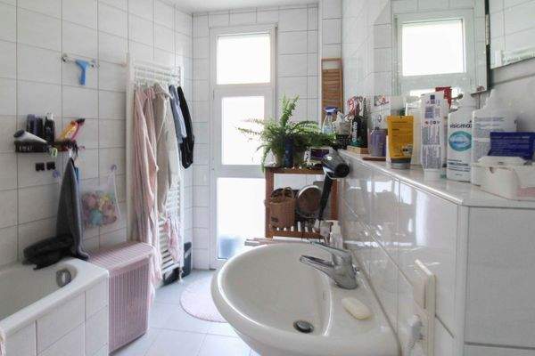 Badezimmer Wohnung EG