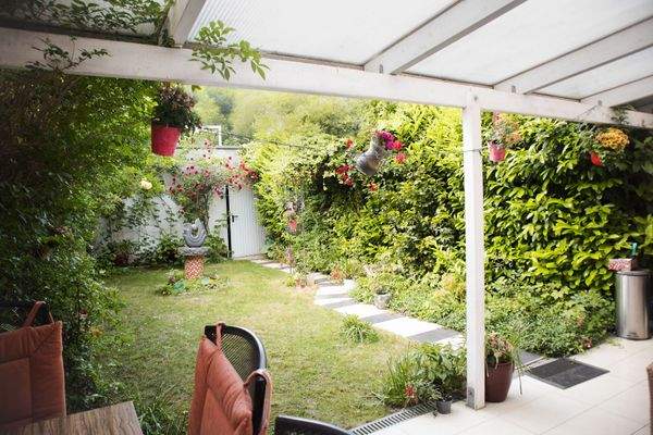 Überdachte Terasse & Garten