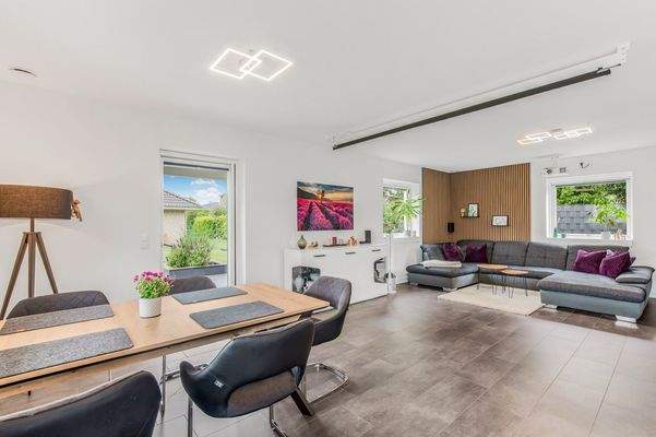 2. Ansicht Wohn- und Essbereich