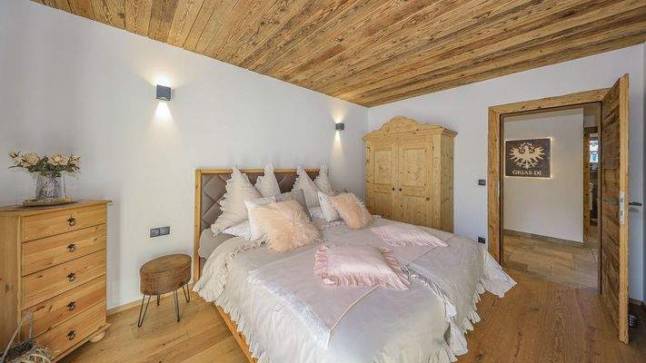 KITZIMMO-Zwei Luxuschalets mit Panoramablick in Top-Ruhelage kaufen - Immobilien Steinberg Tirol.