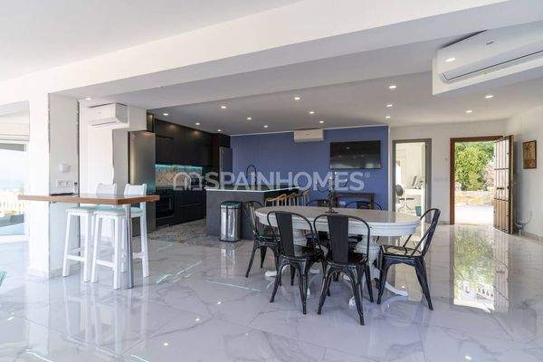 Stylish House with Pool in Montealto Benalmadena
