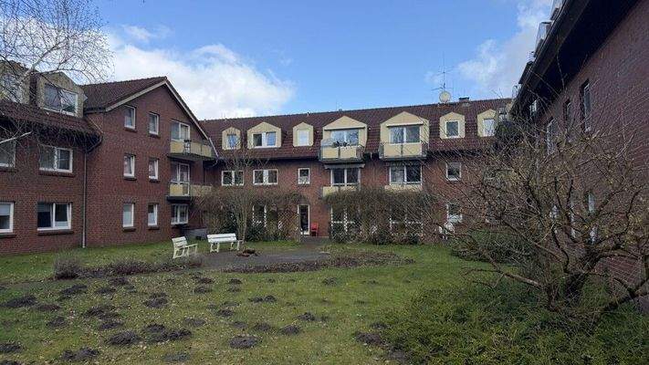 Rückansicht mit Süd-Balkon