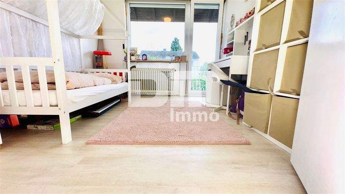 OG Kinderzimmer 2 / Zugang Balkon