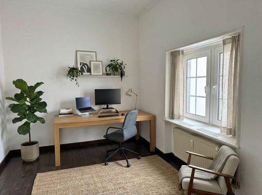 Büro / Kinderzimmer (Staged)