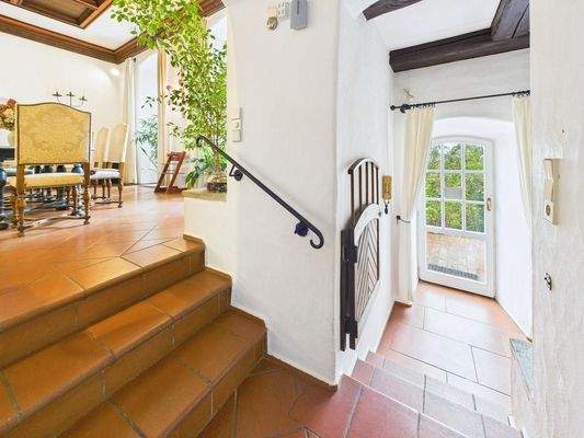 Korridor Richtung Küche / Zur Westterrasse