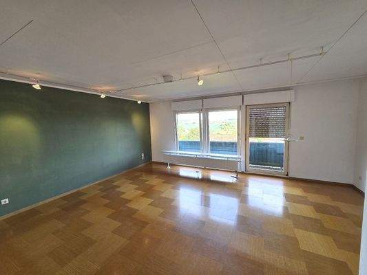 Wohnbereich mit Balkonzugang EG