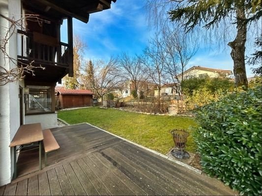 Terrasse mit Garten