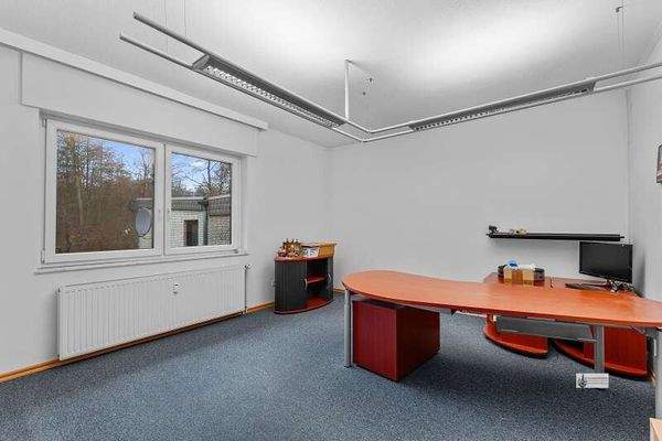 Büro in der EG Wohnung