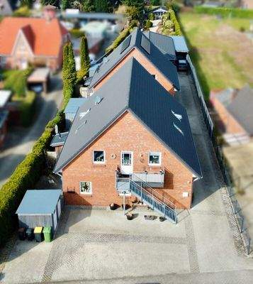 1) Außenansicht, Frontansicht, gesamtes Ensemble