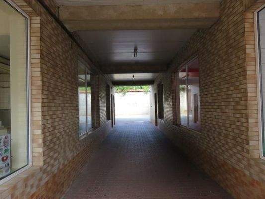 Zufahrt zu Stellplätze und Wohnung