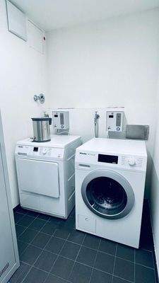 Waschmaschine & Trockner 