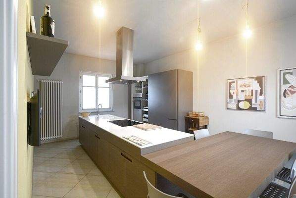 elegantes Haus im Zentrum von Canale –  Piemont