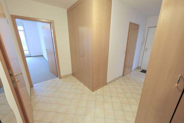 Flur mit Einbauschränken