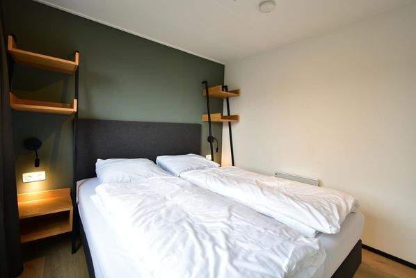 ferienhaus-kaufen-lakeside-resort-brielle-zwartewaal-schlafzimmer-3-doppelbett-2026